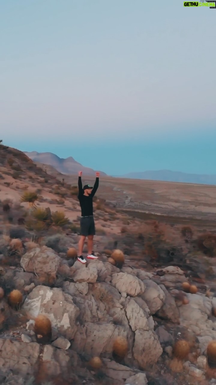 Johnny Walker Instagram - It’s time to leave the desert and go to war 🌵😤 @ufc @monsterenergy @motion.masters @platincasino.br @sbgireland #ufc #sbg #sbgireland #ufc #mma #bjj #fight #fighter #Irish #ufcireland #mmafighter #newyork #octagon #johnnywalker #johnnywalkerufc #mixedmartialarts Las Vegas, Nevada