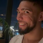 Johnny Walker Instagram - Para quem um dia saiu de uma cidade chamada tingua, uma cidade que muita gente não faz ideia onde fica . E hoje está desbravando o mundo ,vivendo graças a Deus uma sonho , e um bom exemplo para mostrar que: tudo posso naquele que me fortalece! Filipenses 4:13 Se você tem fé , corre atrás que Deus se encarrega do resto ! Tenha fé Dubai, United Arab Emirates