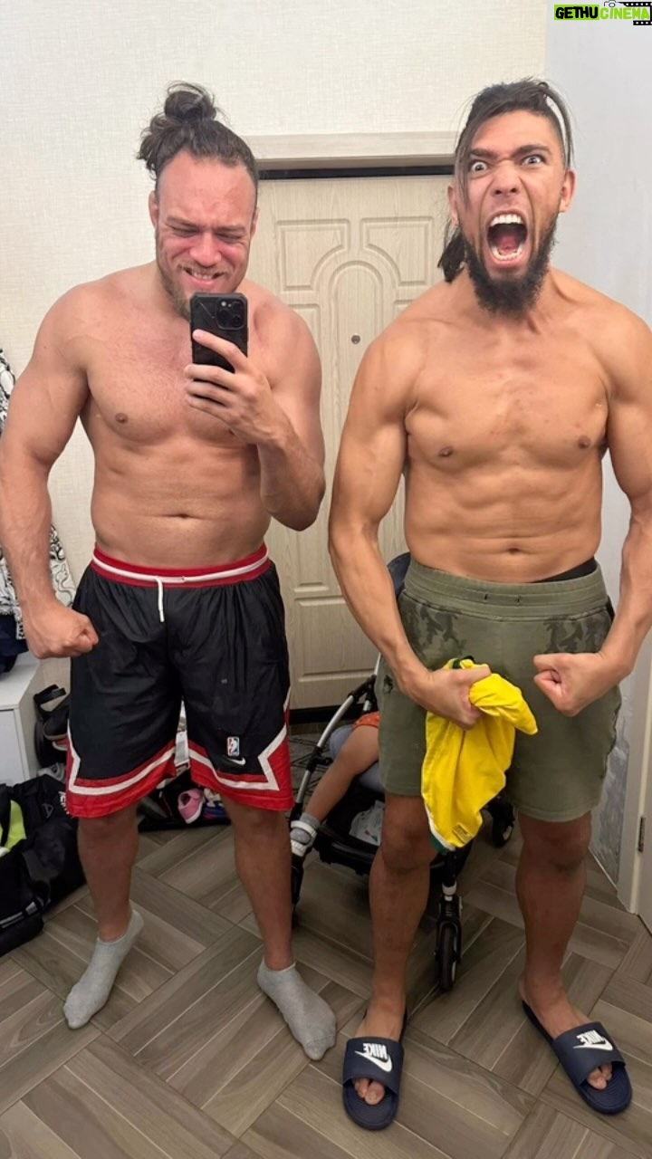 Johnny Walker Instagram - Happy birthday little brother @valterwalkerufc feliz aniversário 26 anos , está no ovo 🥚 ainda