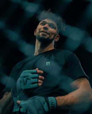 Johnny Walker Instagram - Johnny preparing for January 2024 😤

Johnny se preparando para janeiro de 2024 😤

Athlete - @johnnywalker 

@ufc @sbgireland @monsterenergy 

#ufc #sbg #sbgireland #ufc #mma #bjj #fight #fighter #Irish #ufcireland #mmafighter #newyork #octagon #johnnywalker #johnnywalkerufc #mixedmartialarts