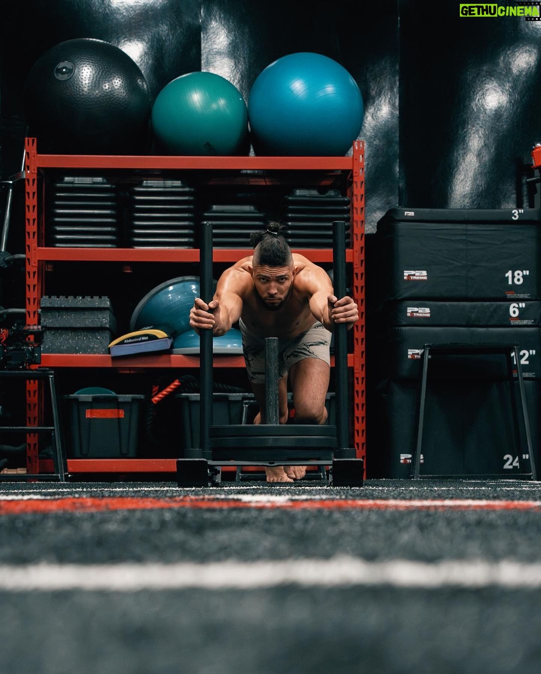 Johnny Walker Instagram - Few shots from Johnny training yesterday 😤 Athlete - @johnnywalker @sbgireland @the_dragons_lair @abspowerlifting @celtic_warrior_gym_ #ufc #sbg #sbgireland #ufc #mma #bjj #fight #fighter #Irish #ufcireland #mmafighter #newyork #octagon #johnnywalker #johnnywalkerufc #mixedmartialarts