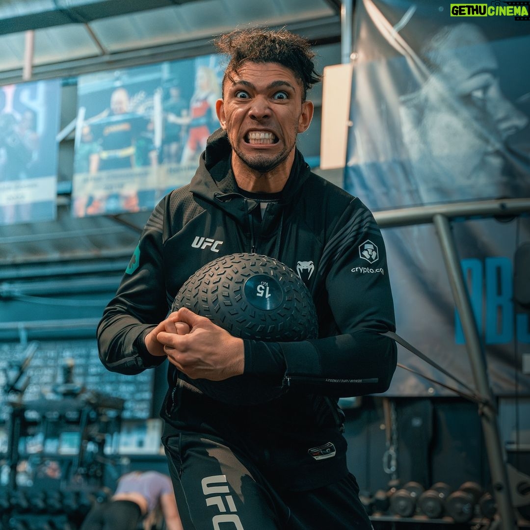 Johnny Walker Instagram - Training can make me go a little crazy 🤪 @ufc @celtic_warrior_gym_ @sbgireland @paradigmsports @platincasino.br @monsterenergy @coach_kavanagh @abspowerlifting @motionmasters #ufc #sbg #sbgireland #ufc #mma #bjj #fight #fighter #Irish #ufcireland #mmafighter #newyork #octagon #johnnywalker #johnnywalkerufc #mixedmartialarts