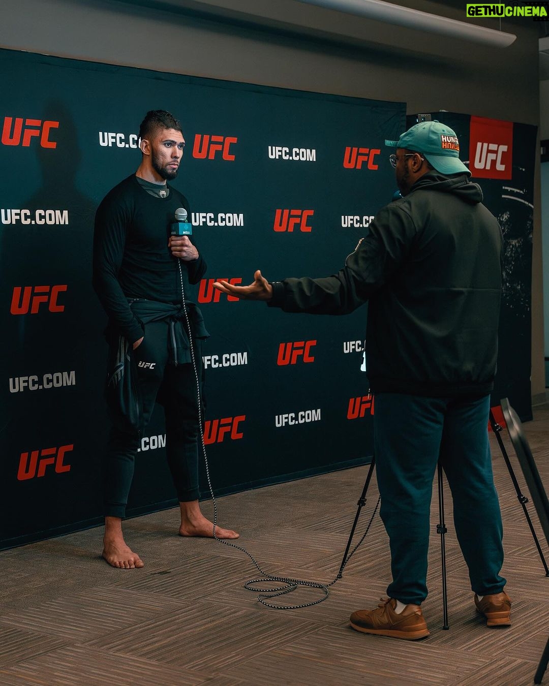 Johnny Walker Instagram - Another part of my job I love is getting to talk to the world and my fans on fight week 🙏 Outra parte do meu trabalho que adoro é conversar com o mundo e com meus fãs na semana da luta 🙏 @ufc @celtic_warrior_gym_ @sbgireland @paradigmsports @monsterenergy @coach_kavanagh @abspowerlifting @motionmasters @duelbitsofficial #ufc #sbg #sbgireland #ufc #mma #bjj #fight #fighter #Irish #ufcireland #mmafighter #newyork #octagon #johnnywalker #johnnywalkerufc #mixedmartialarts