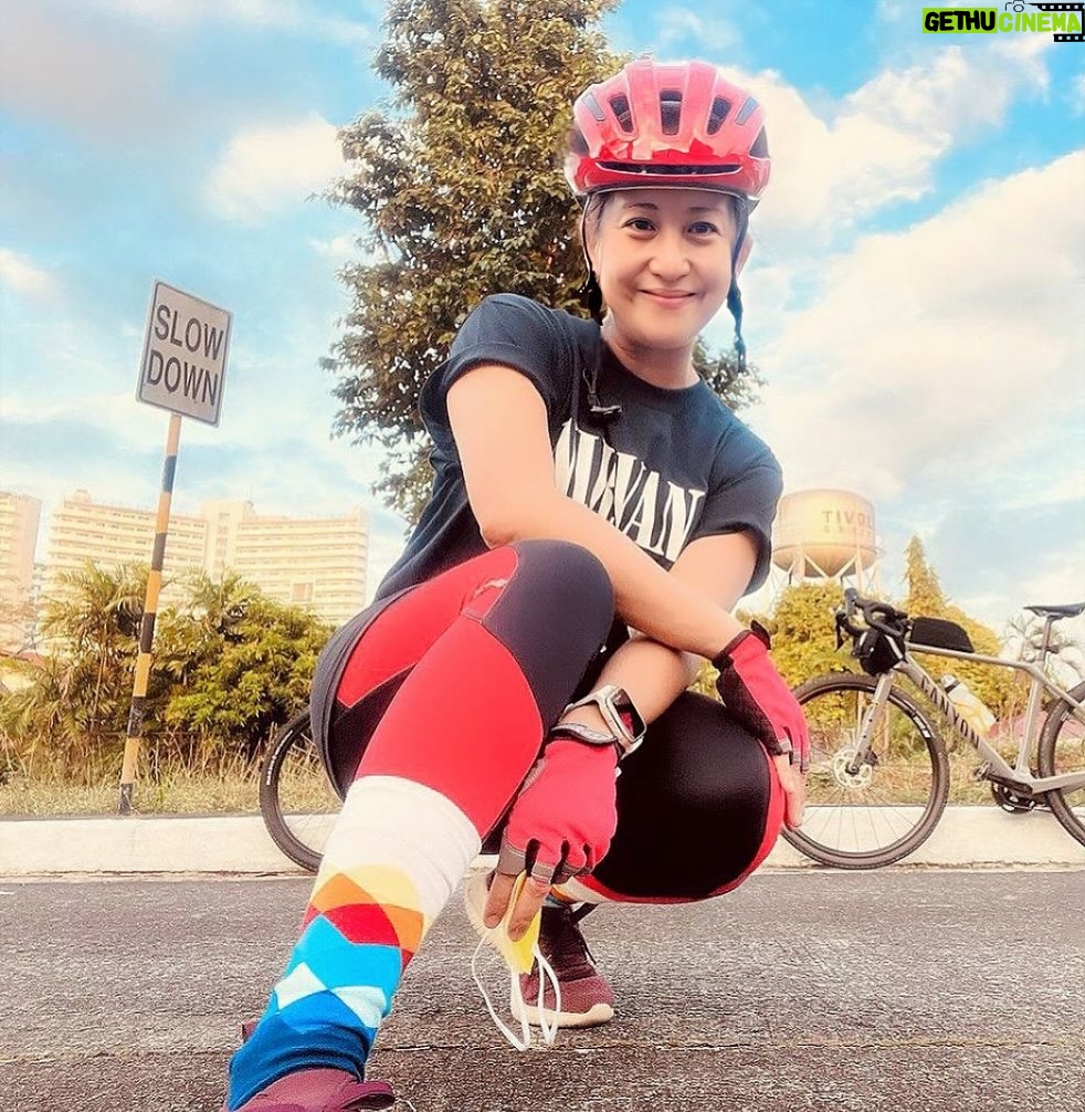 Jolina Magdangal Instagram - My 2024 so far... promise ko sa sarili ko to do more of this this year! It’s important to maintain the strength of our bones and joints at this age, kaya I’m trying to be active as much as possible. I take Minerals + Cholecalciferol Vitamin D3 (Calciumade) daily dahil meron itong Calcium, Vitamin D3, at Flexiboosters na nakakatulong to maintain good posture and the health of my bones. #CalciuMADEmeSTRONG