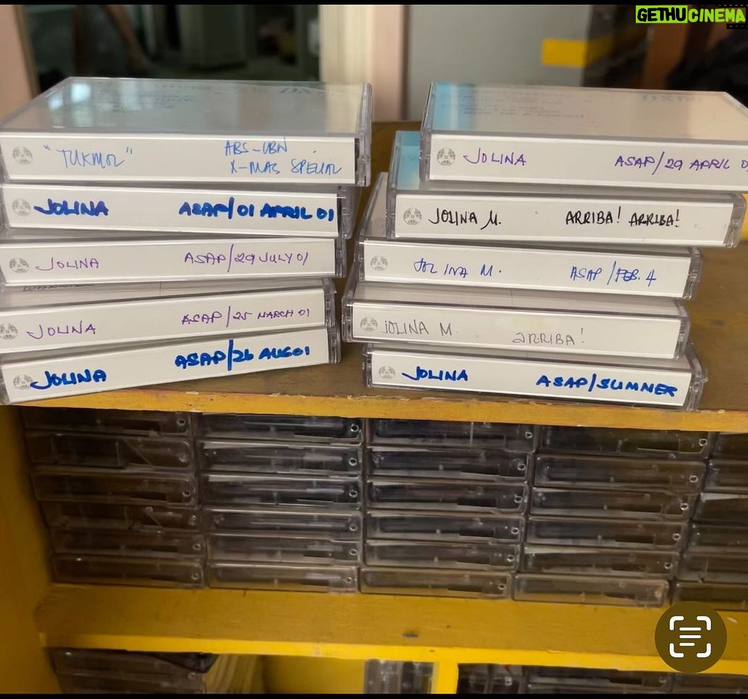 Jolina Magdangal Instagram - Itong mga ito ang weekly delivery sa bahay namin dati. Ito yung study tape na may mga kanta at voice guides para sa harmony. Kaya di pwedeng wala kang walkman pag nag “whats in my bag” keme ka.😊 Nagulat ako madami pala ako naitago.