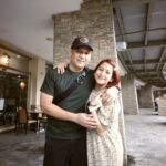 Jolina Magdangal Instagram - Ang aming simpleng selebrasyon kahapon para sa kaarawan ng pinakamamahal namin. Mahal, sa mga nangyari nung december at itong nangyari sa isa sa mga close kong kaibigan, gusto ko mag sorry at kalat ang isip ko.. pero sinubukan kong magplano para sa birthday mo pero kinapos ng oras. Gusto ko din mag thank you kasi kahit na may mga iba ka din iniisip, focus ka parin sa pag alaga sa akin, kay Pele at Vika. Mahal na mahal ka namin.♥️ #PeleSerye #TeleVika #birthday #simple #blessing #film