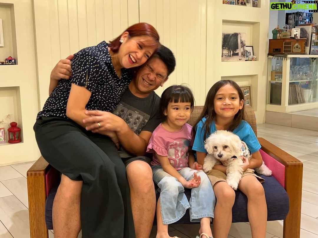 Jolina Magdangal Instagram - Ang ligaya sa aming puso ay higit pa sa ngiti na meron kami sa mga litratong ito. Itong huling buwan ng 2023, ipinakita at ipinaramdam sa amin ng Panginoon na ang blessing na matatanggap namin ay magbibigay sa amin ng mas malalim na kahulugan ng pagmamahal at oras na kami ay magkasama at naaakap ang isat isa palagi. At ngayong 2024, excited kami sa mga goals na gusto namin matupad. Happy New Year sa lahat!!!!!!!🎆🎇