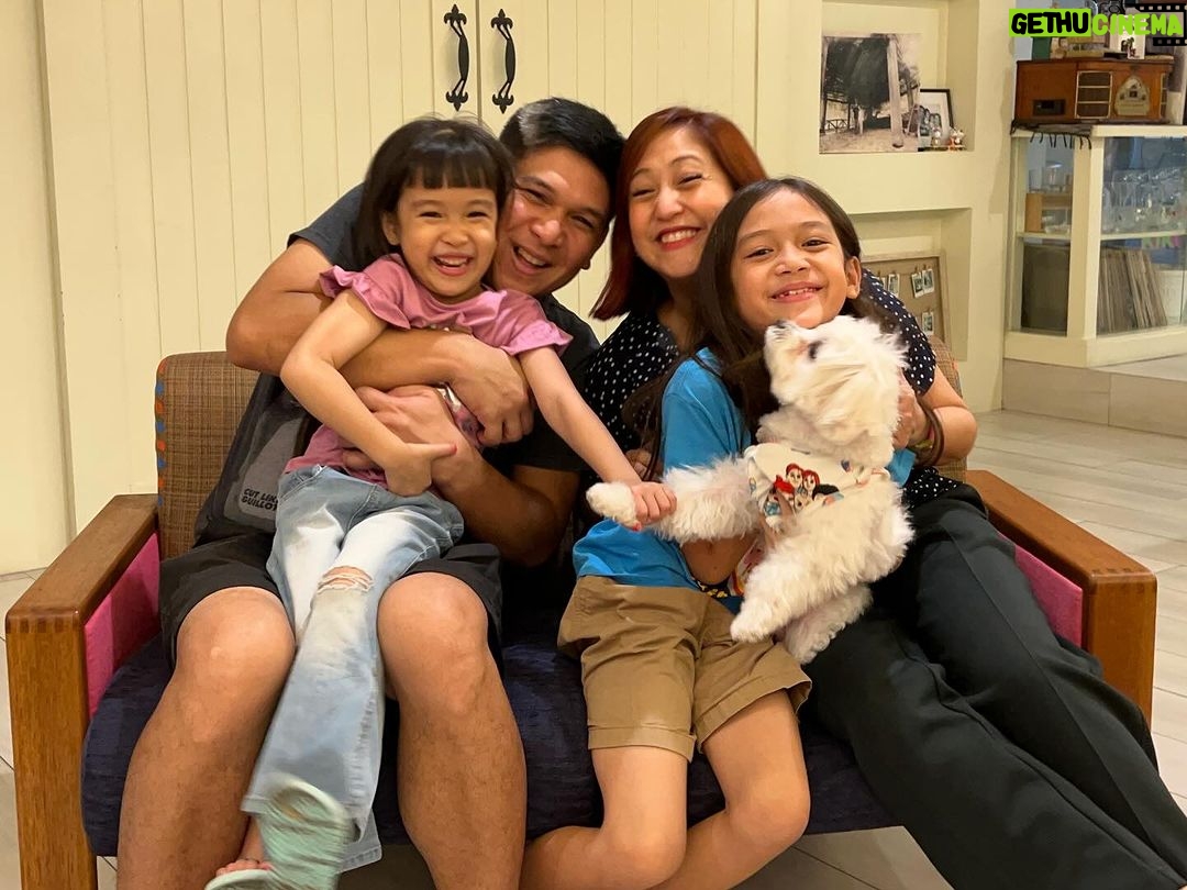 Jolina Magdangal Instagram - Ang ligaya sa aming puso ay higit pa sa ngiti na meron kami sa mga litratong ito. Itong huling buwan ng 2023, ipinakita at ipinaramdam sa amin ng Panginoon na ang blessing na matatanggap namin ay magbibigay sa amin ng mas malalim na kahulugan ng pagmamahal at oras na kami ay magkasama at naaakap ang isat isa palagi. At ngayong 2024, excited kami sa mga goals na gusto namin matupad. Happy New Year sa lahat!!!!!!!🎆🎇