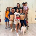 Jolina Magdangal Instagram – O diba nakuha pa namin magpasko sa snow. Tibay ng mga balat namin, naka tsinelas, shorts, spaghetti strap lang kami. Puno ng snow ang paligid pero kami medyo makintab sa init.🤣🤣 🤣🤣🤣🤣 

Joke!!! We had a great time kanina. Tagal ko na sila di nadalaw sa tagaytay at gusto nila ako madalaw sana nung nakaraang linggo na bed rest ako pero ngayon lang natuloy na makaluwas. ANG SAYA!!! 
At higit sa lahat.. nilutuan ko sila ng version ko ng adobo. Pasado kay hurado daddy at hurado mommy!!!! Busog na busog sila.😊

#PeleSerye #TeleVika #postchristmas #prenewyear #family #goodvibes #grateful #inspiration #explore #fyp #foryou #foryourpage