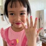 Jolina Magdangal Instagram - Sa kalagitnaan ng pagmamanicure nya…. Biglang lumapit sakin… Vika: Mama, what is the most baho hair on our face? Me: huh? Meron ba? What is it? Vika: Bigo..tae! 😂😂😂 bentang benta sakin!!!! #TeleVika