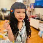 Jolina Magdangal Instagram - Kagabi bagong tasa ang bangs, nagpakulot at pictorial bago matulog.😂 Haaay Vika Anaya!!!! Kung pwede lang akapin kita (kayo ni Kuya Pele) habangbuhay… enjoyin natin ang araw araw anak kasi ang bilis bilis dumaan e. Oops Nanay senti mode: ON! #TeleVika #goodvibes #blessings #myeverydaymagic #grateful