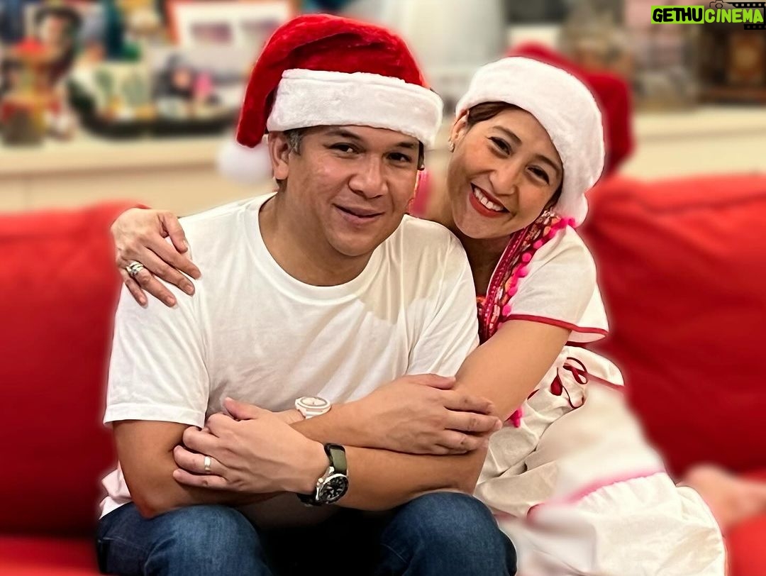 Jolina Magdangal Instagram - Merry Christmas everyone! May mga nangyari nitong nakaraang linggo.. parang rollercoaster ang emotions namin lalo na kami ni Mark. Ikukwento ko sa inyo lahat.. sa ngayon birthday ni Papa Jesus, at napakalaking pasasalamat at hindi nya tayo pinapabayaan. Nawa’y maging makabuluhan ang inyong Pasko.♥️ #PeleSerye #TeleVika