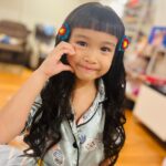 Jolina Magdangal Instagram - Kagabi bagong tasa ang bangs, nagpakulot at pictorial bago matulog.😂 Haaay Vika Anaya!!!! Kung pwede lang akapin kita (kayo ni Kuya Pele) habangbuhay… enjoyin natin ang araw araw anak kasi ang bilis bilis dumaan e. Oops Nanay senti mode: ON! #TeleVika #goodvibes #blessings #myeverydaymagic #grateful