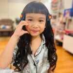 Jolina Magdangal Instagram - Kagabi bagong tasa ang bangs, nagpakulot at pictorial bago matulog.😂 Haaay Vika Anaya!!!! Kung pwede lang akapin kita (kayo ni Kuya Pele) habangbuhay… enjoyin natin ang araw araw anak kasi ang bilis bilis dumaan e. Oops Nanay senti mode: ON! #TeleVika #goodvibes #blessings #myeverydaymagic #grateful