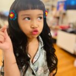 Jolina Magdangal Instagram - Kagabi bagong tasa ang bangs, nagpakulot at pictorial bago matulog.😂 Haaay Vika Anaya!!!! Kung pwede lang akapin kita (kayo ni Kuya Pele) habangbuhay… enjoyin natin ang araw araw anak kasi ang bilis bilis dumaan e. Oops Nanay senti mode: ON! #TeleVika #goodvibes #blessings #myeverydaymagic #grateful