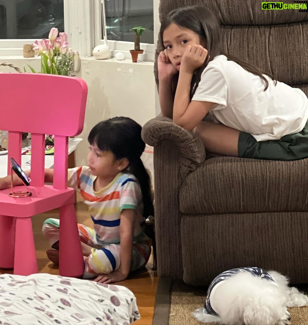 Jolina Magdangal Instagram - Dahil alam nila si mama nanonood ng Kdrama.. nagulat ako tahimik yung dalawa yun pala…. Sa phone nalang sila nanood. Panginoon, ang babait po ng mga anak ko. Maraming salamat po.🙏🏼 #PeleSerye #TeleVika #grateful #joy #happy