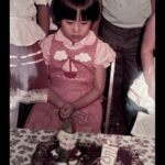 Jolina Magdangal Instagram - Si Jolina nung nasa age ni Vika ngayon.😬 Thank you pala sa mommy ko na gumawa ng cake ko.. mukha lang akong hindi masaya pero nag uumapaw ang kaligayahan ko ko nyan. Kasi hanggang ngayon naaalala ko kung gaano kasarap yang chocolate cake na gawa ni mommy!!!!!!!!! La lang naishare ko lang.😬 #throwback #childhood