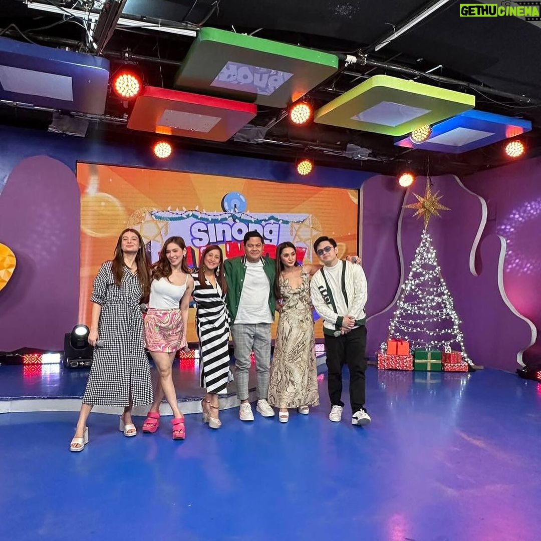 Jolina Magdangal Instagram - Isa pang pamilya na masaya ako pag kasama sila. Pagkakaibigan na hindi ko puputulin ang koneksyon.