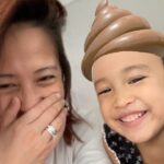 Jolina Magdangal Instagram – Kanina nung nag school kami.. parang bumigat yung pakiramdam ko.. tapos kinuha ni Vika phone ko at sabi nya “mama let’s have fun taking a video and picture” kaya eto gumaan na ang pakiramdam ko, mas nahappy pa ako.

Minsan talaga yung mga anak natin ang aakay sa atin sa ano mang paraan na kaya nila.

Si Vika nasa akin kasi ako teacher nya.. si Pele nasa taas kay Mark kasi si Papa ang teacher nya.

Nag share lang ang nanay… diba hindi halata na mataas BP ko nyan.. 151/105♥️

#TeleVika #homeschool #randomsharing #everydaymagic