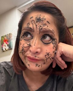 Jolina Magdangal Instagram - Bbuti nalang yung black liquid liner din ang ginamit at hindi pentel pen!!!! 🤣🤣🤣🤣 #PeleSerye #TeleVika
