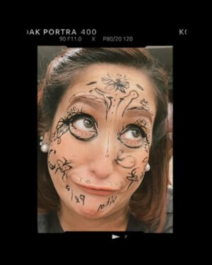 Jolina Magdangal Instagram - Bbuti nalang yung black liquid liner din ang ginamit at hindi pentel pen!!!! 🤣🤣🤣🤣

#PeleSerye #TeleVika