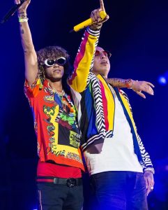 Jon Z Instagram - Feliz cumpleaños a una de mis inspiraciones en la música y en la vida @nengoflowofficial DE SER MI RAPERO FAVORITO A SER MI AMIGO Y HACER MUSICA JUNTOS 🥹ESTOY BENDECIDO 🥲 PRIMERA FOTO ES ANTES DE PEGARME EN LA MÚSICA LAS OTRAS YA USTEDES SABEN! #locohumildeyrealg4life 🤜🏽🤛🏽