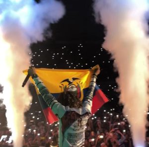 Jon Z Instagram - PAZ PARA ECUADOR 🇪🇨 EL PRIMER PAÍS QUE VISITE LE TENGO UN AMOR Y RESPETO INCREÍBLE QUE SE ACABE YA LA VIOLENCIA POR FAVOR 🙏🏽 #PazParaEcuador