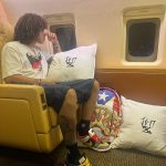 Jon Z Instagram – Los insectos siempre vienen cuando la lámpara empieza a brillar. Viajo Sin Ver 🛩️ #Pizzarap 🍕 #LocoHumildeyReal #LocoHumildeyRealTheAlbum 💿💿💿🔜🔜🔜 Loco, humilde y real