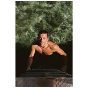 Jonathan Bailey Instagram - RETREAT. 🤩