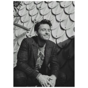 Jonathan Bailey Instagram - 📸 @tom__jamieson for @nytimes 
.
✍️ lovely chat with @charliebcuff
.
Link in bio.