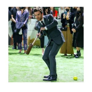 Jonathan Bailey Instagram - @tomford 🏑