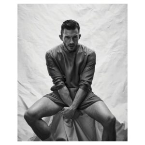 Jonathan Bailey Instagram - 🌘 @flauntmagazine 
.
.
.
.
📸 @JasonHetheringtonStudio
👖 @MillerMode ft. @AmiParis
👨🏼‍🎤 @liztaw 
✍️ @Aubrey_Writes
#FlauntMagazine #BraveNewWorld