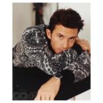 Jonathan Bailey Instagram - @GQ 🖤⚡️ . . . Thank you 📸 @ben.parks.studio 👖 @angelomitakos ✍️ @douglasgrnwd