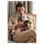Jonathan Bailey Instagram - Ralph Lauren X Wimbledon Thank you @ralphlauren, @edward_enninful and @britishvogue for an ultimate celebration of my all time favourite sport and tournament. 🎾 🥃 🐶 📸 @eddhorder 👨🏻‍🎨 @rbpmstudio @poloralphlauren Claridge’s