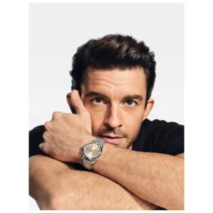 Jonathan Bailey Instagram - Having spent the last couple of years getting to know and appreciate @omega ‘s dedication to excellence, sophistication and authenticity… I am thrilled to be joining the family as a naughty little brother. 

 

#OMEGA #OMEGAmychoice #AquaTerraShades