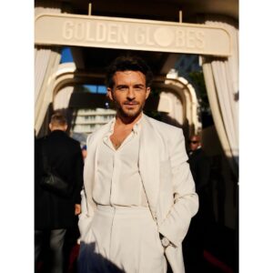 Jonathan Bailey Instagram - 🐇 @givenchy