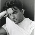 Jonathan Bailey Instagram – ‘Bailey in Brioni’ by Kingsley Ifill pt.1.

@kingsley_ifill @thehommeplusmag @raphaelhirsch