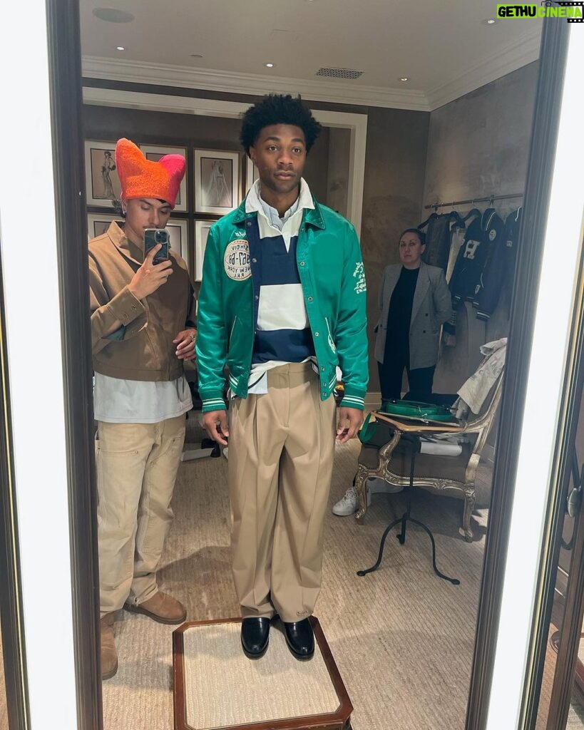 Jonathan Daviss Instagram - The fits starts at the fittings 👕