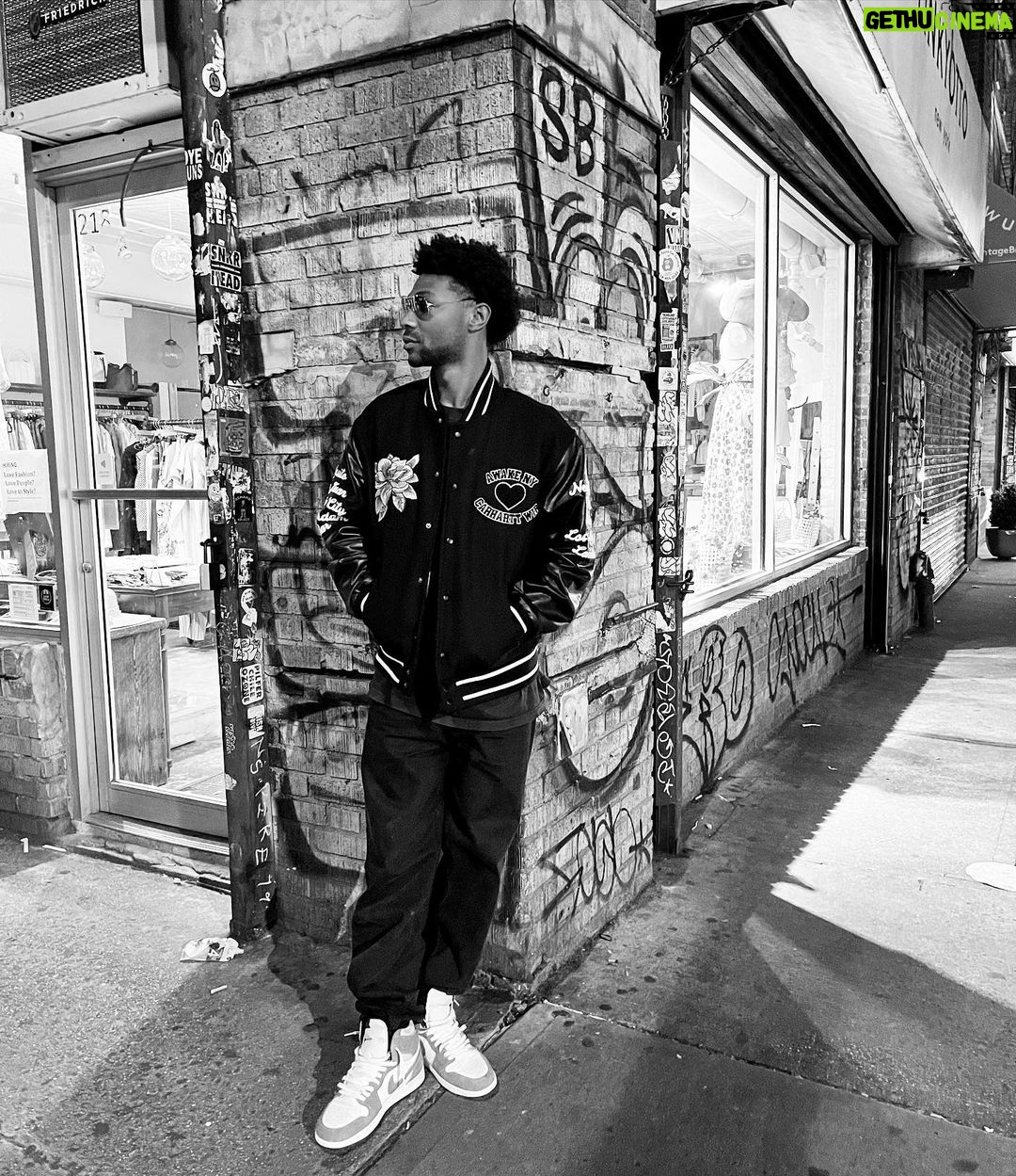 Jonathan Daviss Instagram - NY motion 🗽