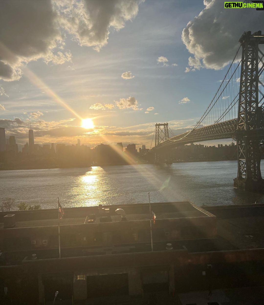 Jonathan Daviss Instagram - NY motion 🗽