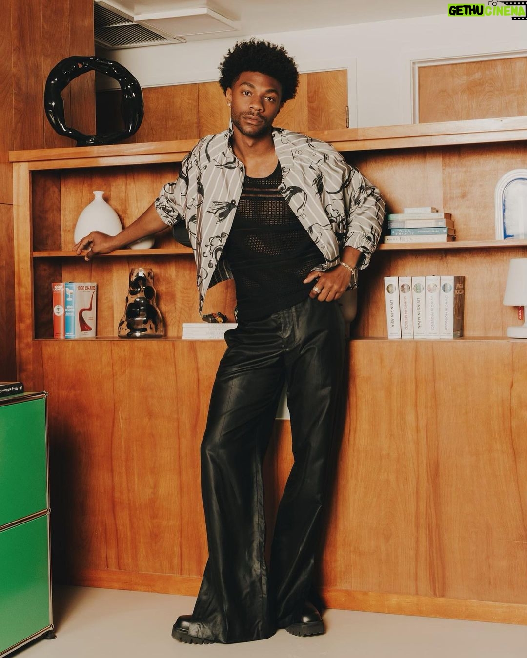 Jonathan Daviss Instagram - Thank you @numero_netherlands for this dope feature. link to the full article here https://www.numeromag.nl/in-conversation-with-jonathan-daviss/ Photographer: Brianna Alysse @brialysse Stylist: Parker Harwood @parkerharwood Groomer: Christine Nelli @nellichristine @kalpana_nyc Photography assistant: Tori White @toriwhyt Editor: Timi Letonja @timiletonja Interview: Jana Letonja @janaletonja
