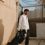 Jonathan Daviss Instagram - Black boy fly 🕊️ 📸: @brialysse Styling: @parkerharwood