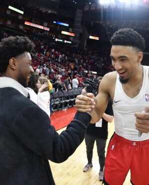 Jonathan Daviss Instagram - HTown you were too kind. Shout to my @houstonrockets for hooking us up with an awesome night. The boys balled out🏀