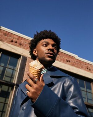 Jonathan Daviss Instagram - @euphoriazine took me out for ice cream and also a photoshoot 

Words: @iamfabio_
Photography: @samidrasin
Editor-in-Chief: @lauraersoy
Styling: @natasha.colvin
Grooming: @nellichristine