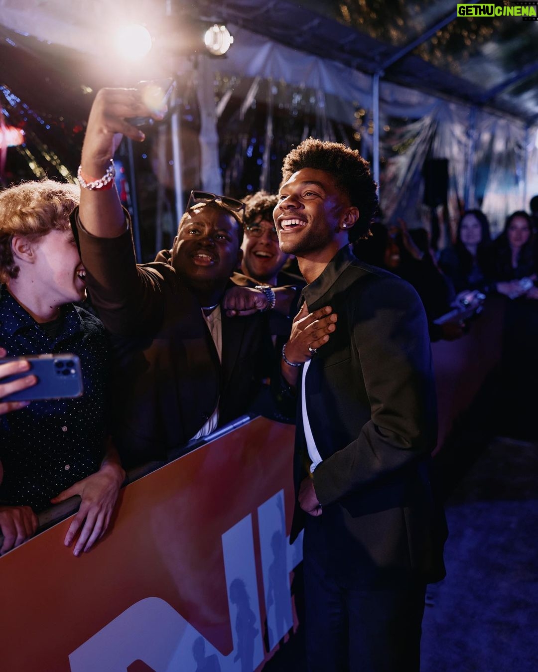 Jonathan Daviss Instagram - The OBX 3 premiere was crazy. This is still so surreal to me. Thank you to everyone who made this amazing show, and to all the people who watch and support. It truly means the world. #obx3