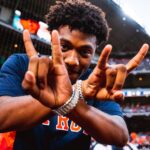 Jonathan Daviss Instagram – Patiently waiting for season 3 of @obx 🤘 Minute Maid Park