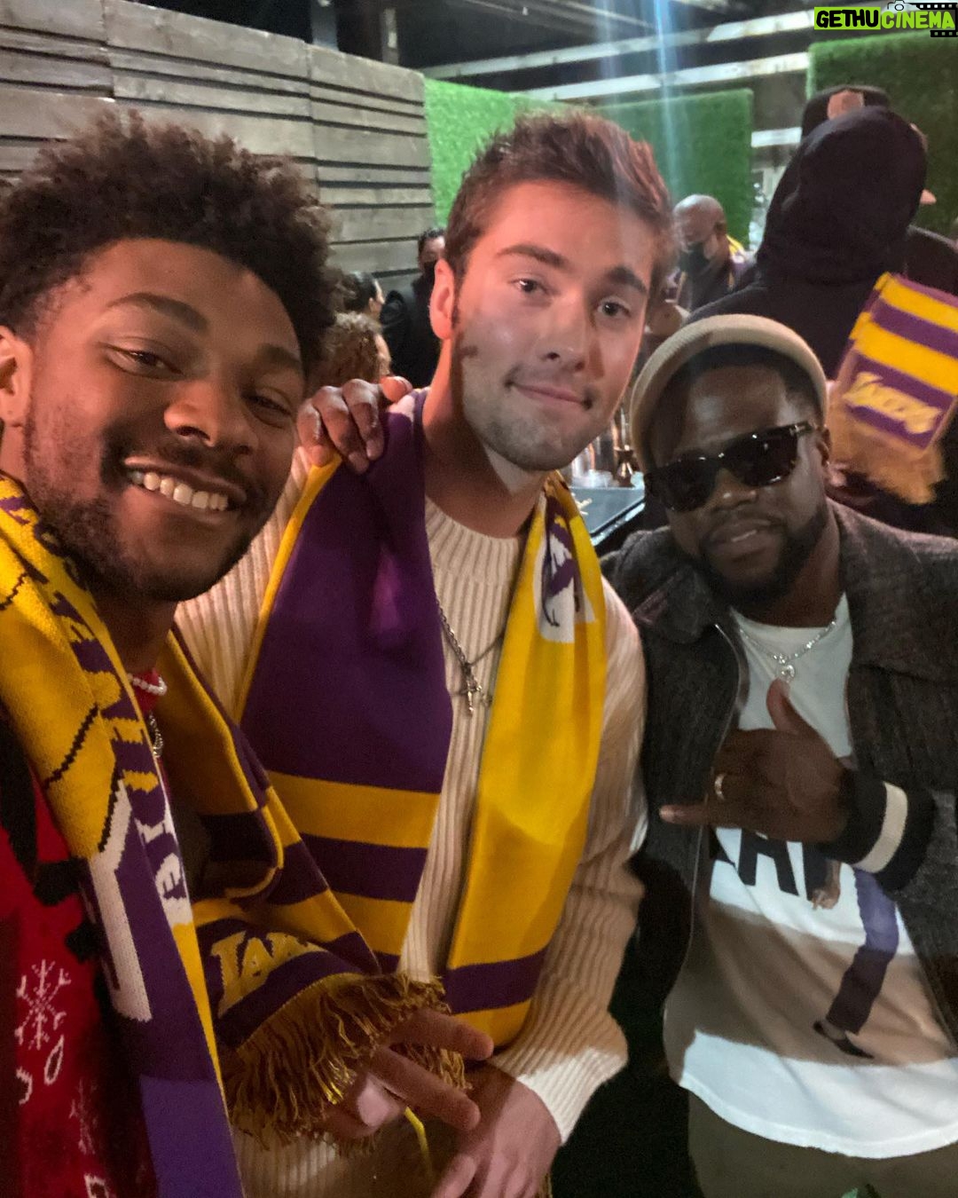 Jonathan Daviss - 466.8K Likes - Laker v Nets Christmas Day game with @austinnorth55 Thank you so much @jeaniebuss for hooking us up