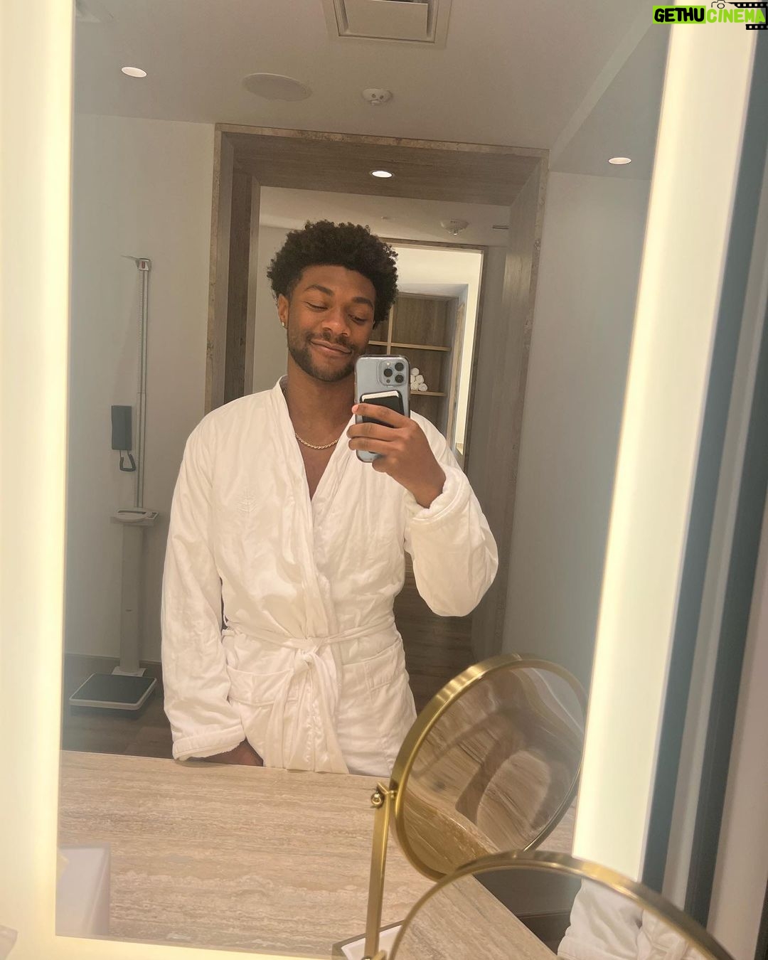 Jonathan Daviss Instagram - Weekend in NOLA feat. @fshotelneworleans #fsneworleans Four Seasons Hotel New Orleans