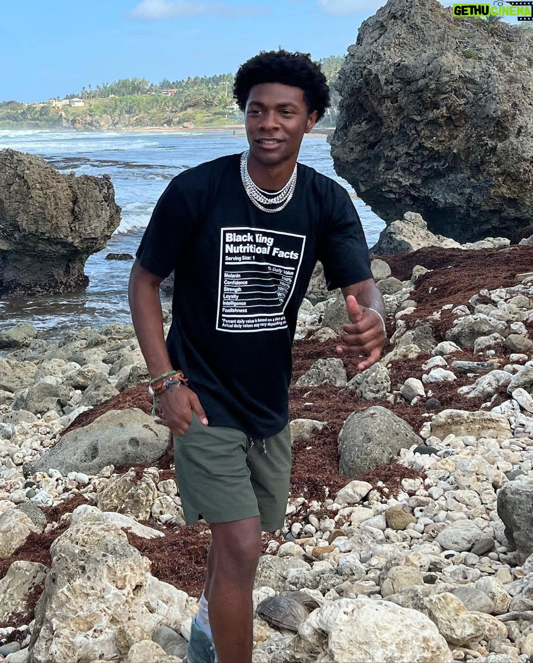 Jonathan Daviss - 505.7K Likes - Blessed to have made another trip around the sun. Thank you everyone for the birthday wishes. Here’s to double deuces 2️⃣2️⃣ ✌🏾
📸: @elameeeee
