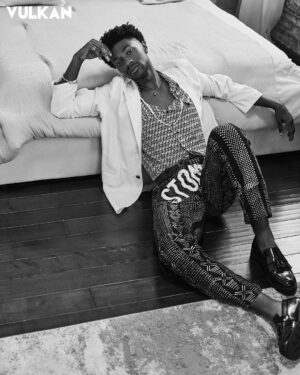 Jonathan Daviss Instagram - Black and White 

@VULKANmag

Photography HIGGSY @higgsy_photography
Styling CHRISTINA PACELLI @christinajpacelli Styling Assistant ANGIE LEE @xangielee
Grooming DANNI KATZ @dannidoesit using Dior
Interview ALEXANDRA BONNET @alexbonnetwrites
Location ZEVARRA LOFTS @zevarralofts
Production @bellomediagroup x @maisonpriveepr_la x @alexbonnetwrites X @lindsaymaguire